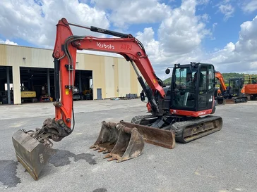 Mini-pelle sur chenilles KUBOTA KX080