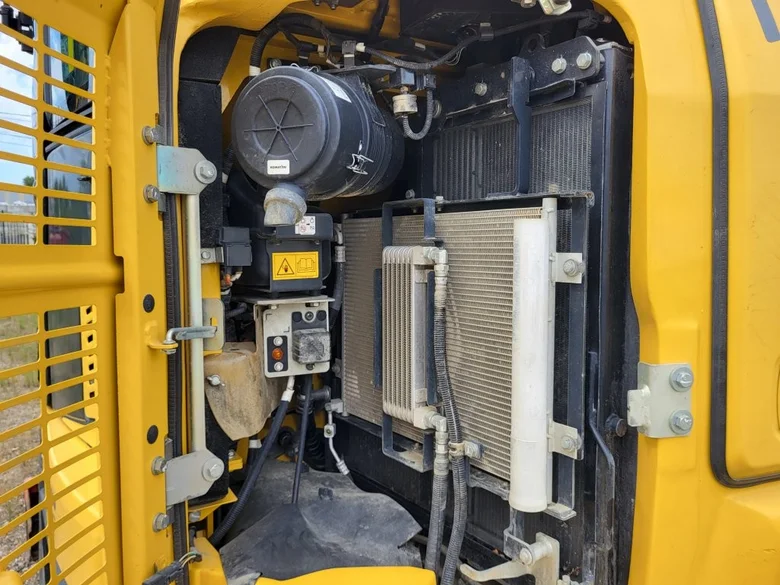 Pelle sur pneus KOMATSU PW98MR