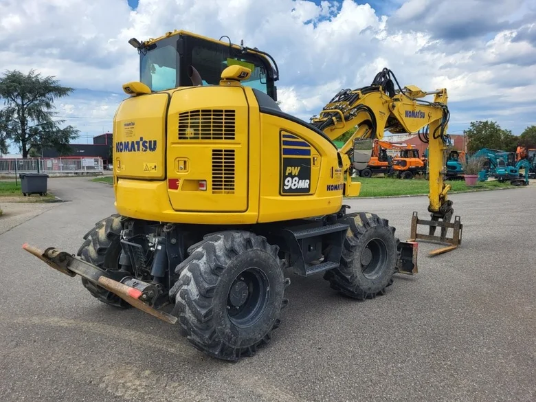 Pelle sur pneus KOMATSU PW98MR