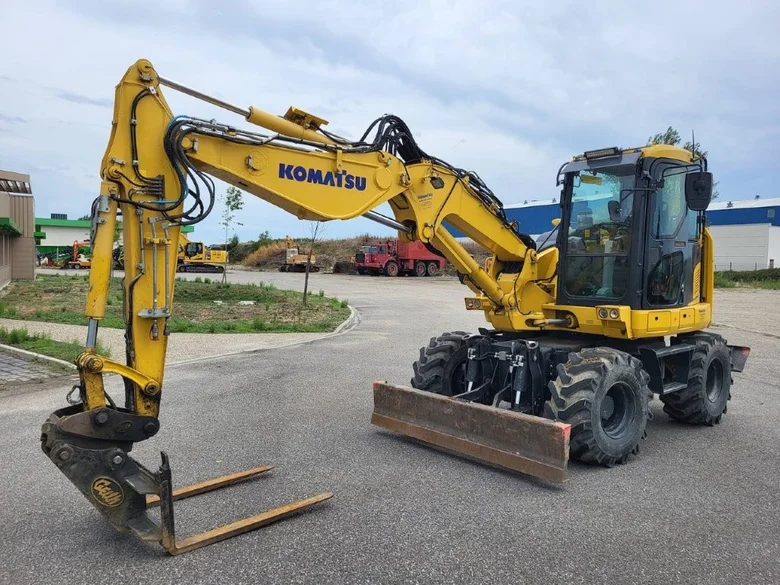 Pelle sur pneus KOMATSU PW98MR