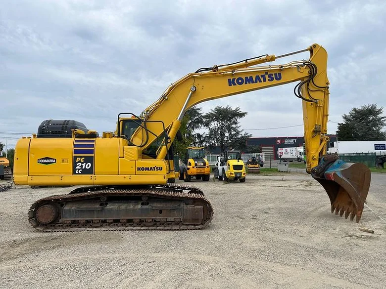 Pelle sur chenilles KOMATSU PC210