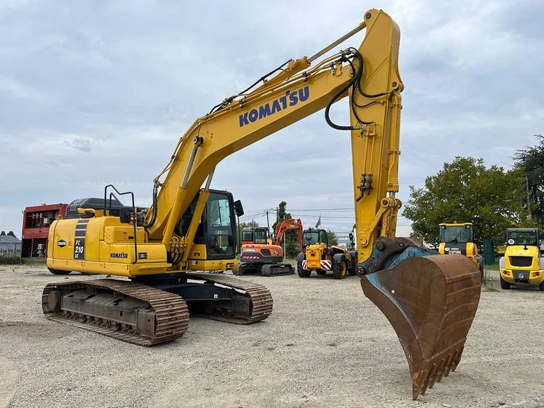 Pelle sur chenilles KOMATSU PC210