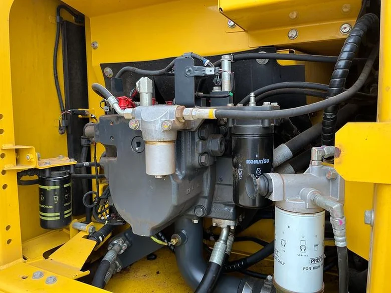 Pelle sur chenilles KOMATSU PC210