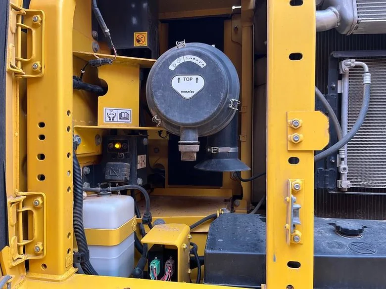 Pelle sur chenilles KOMATSU PC210