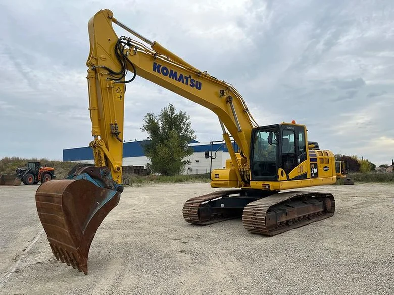 Pelle sur chenilles KOMATSU PC210