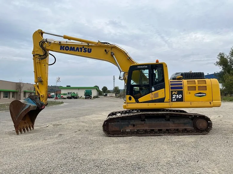 Pelle sur chenilles KOMATSU PC210
