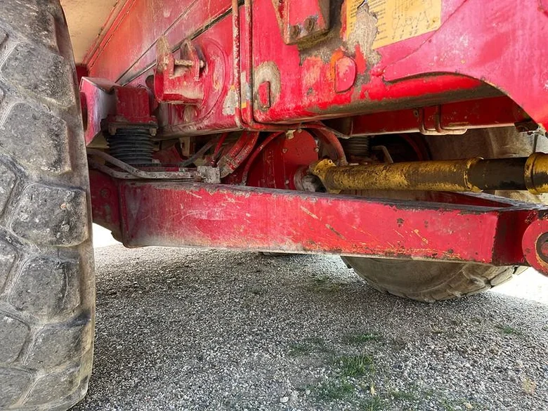 Tombereau articulé CATERPILLAR D400D