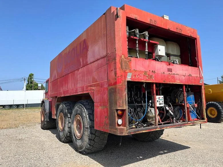 Tombereau articulé CATERPILLAR D400D