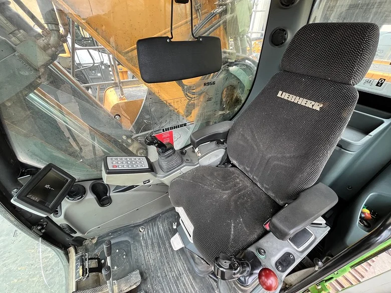 Pelle sur chenilles LIEBHERR R956