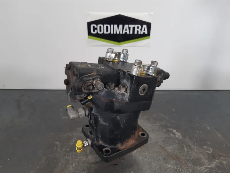 Hydraulic travel motor for LIEBHERR L538