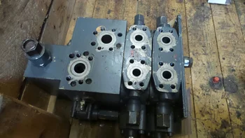 Distributeur hydraulique pour CASE 788