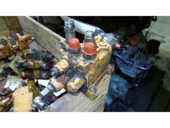 Distributeur hydraulique pour CASE 988