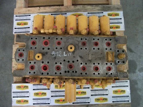 Distributeur hydraulique pour LIEBHERR R912HDSL