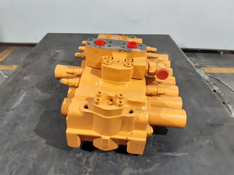 Distributeur hydraulique pour LIEBHERR R912HDSL