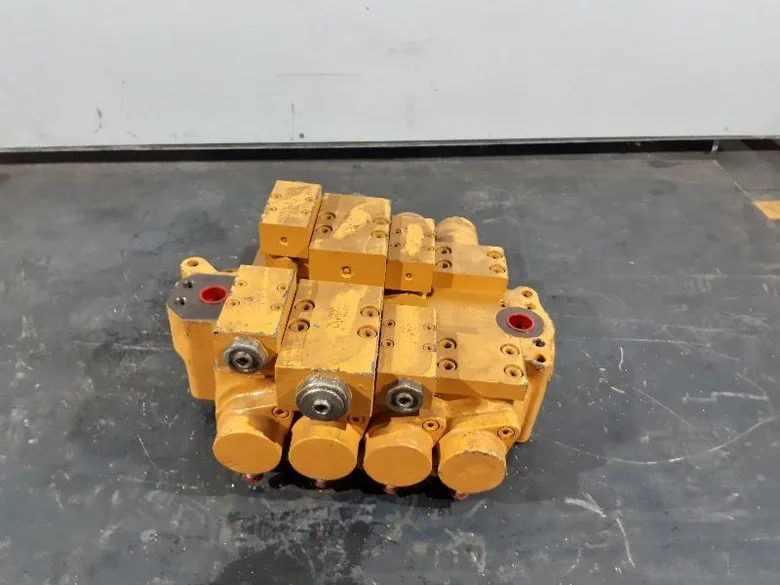 Distribuidor hidráulico para LIEBHERR R912HDSL