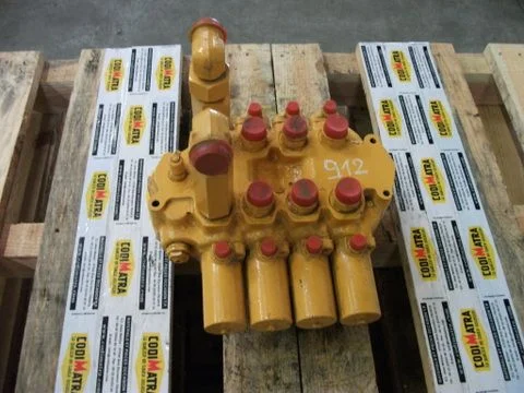 Distributeur hydraulique pour LIEBHERR R912HDSL