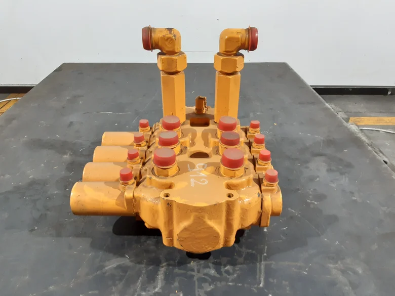Distributeur hydraulique pour LIEBHERR R912HDSL