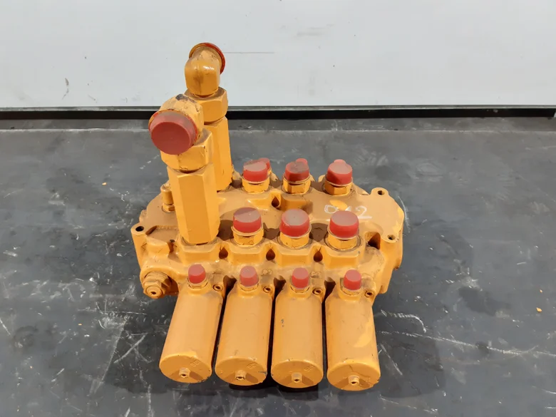 Distributeur hydraulique pour LIEBHERR R912HDSL