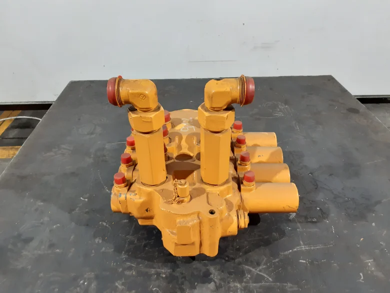 Distributeur hydraulique pour LIEBHERR R912HDSL
