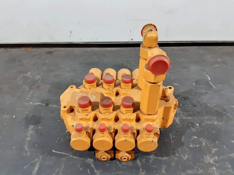 Distributeur hydraulique pour LIEBHERR R912HDSL