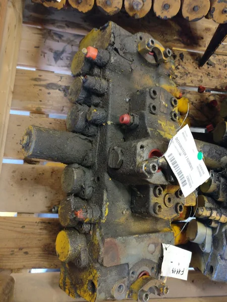 Distributeur hydraulique pour LIEBHERR R912HDSL