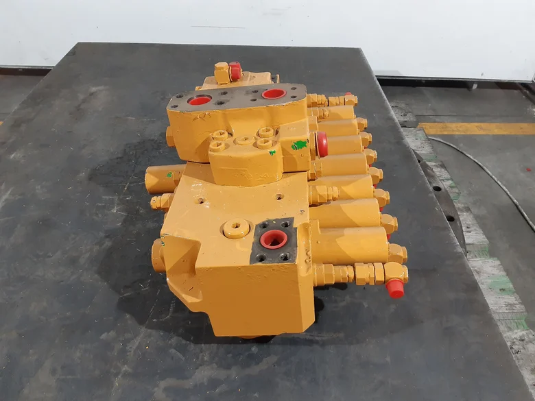 Distribuidor hidráulico para LIEBHERR R922HDSL