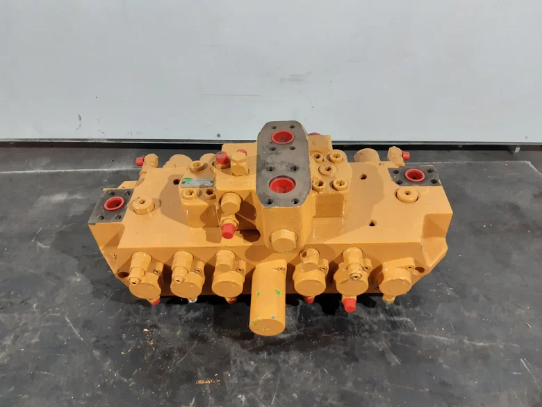 Distribuidor hidráulico para LIEBHERR R922HDSL