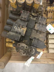 Distributeur hydraulique pour LIEBHERR R932HDSL