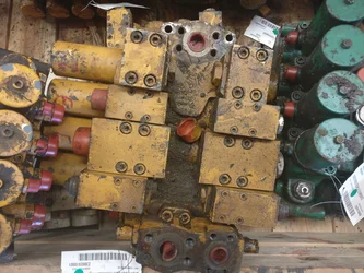 Distributeur hydraulique pour LIEBHERR R932HDSL