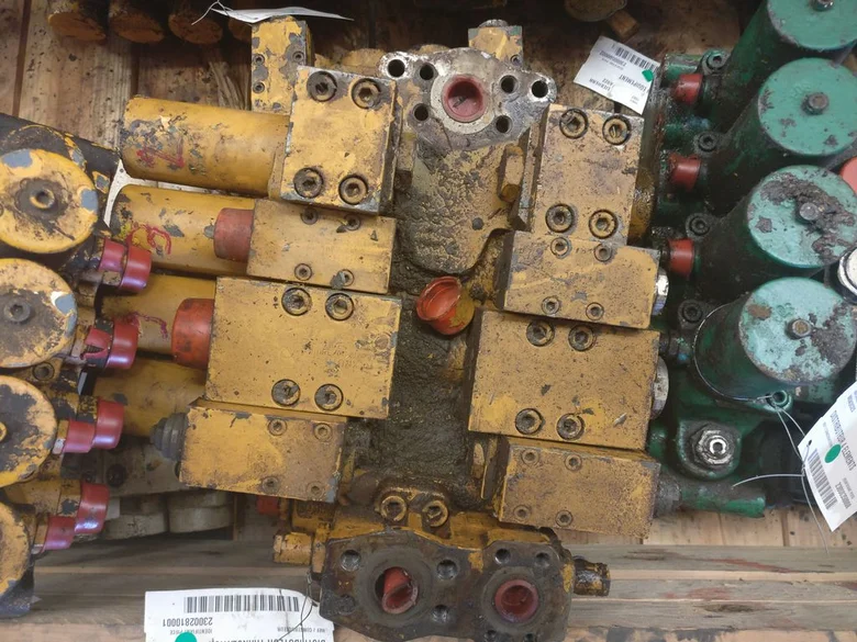 Distributeur hydraulique pour LIEBHERR R932HDSL
