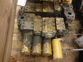 Distributeur hydraulique pour LIEBHERR R942HD