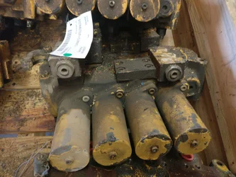 Distributeur hydraulique pour LIEBHERR R942HD