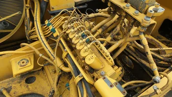 Distributeur hydraulique pour LIEBHERR R944