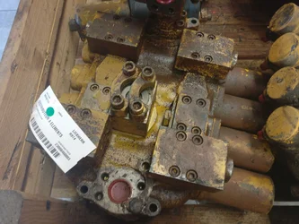 Distributeur hydraulique pour LIEBHERR R974