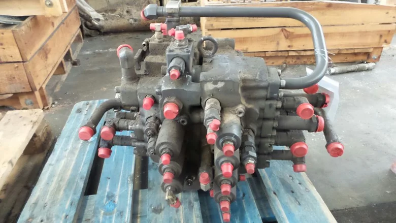 Distribuidor hidráulico para VOLVO EC210B