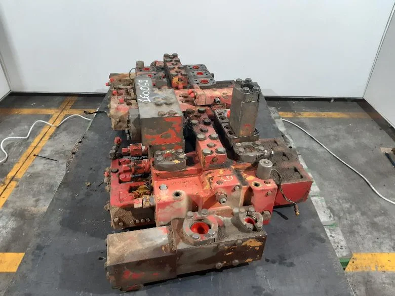 Hydraulic distributor for CATERPILLAR 350