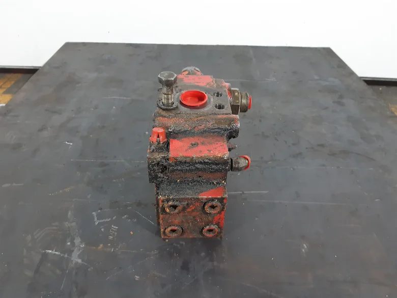 Hydraulic distributor for CATERPILLAR 350