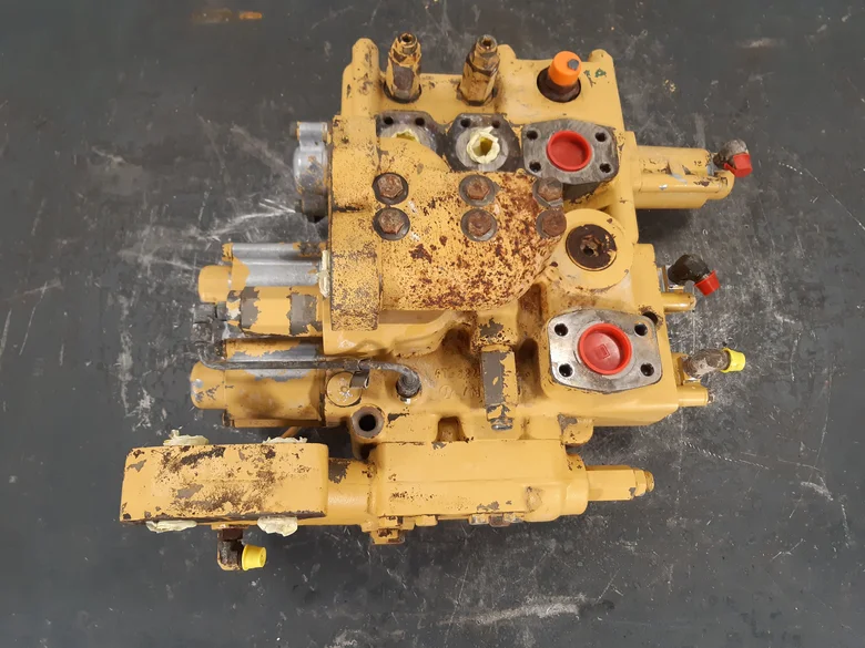 Distributeur hydraulique pour CATERPILLAR 963C