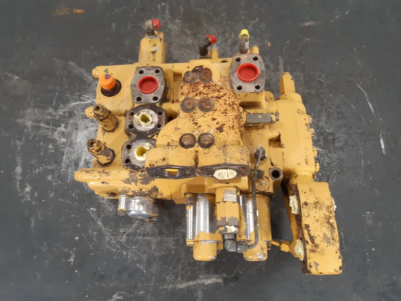 Distributeur hydraulique pour CATERPILLAR 963C