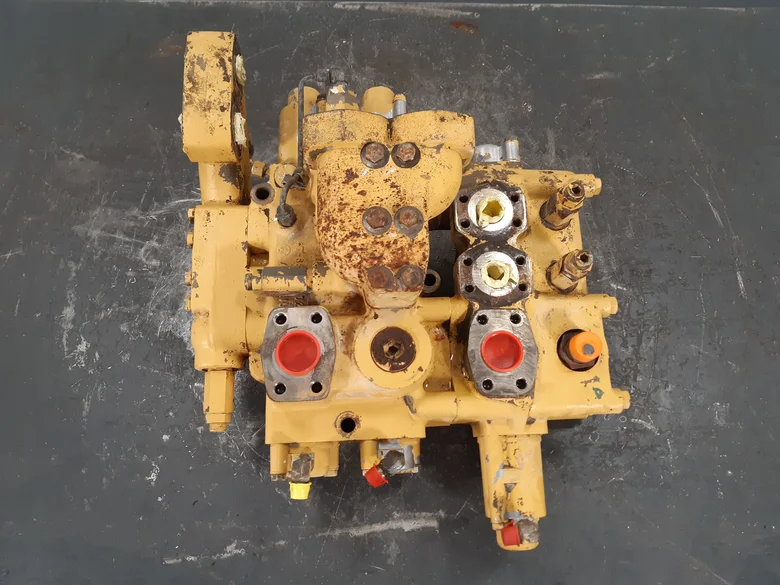 Distributeur hydraulique pour CATERPILLAR 963C