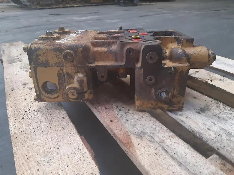 Distributeur hydraulique pour CATERPILLAR D5H