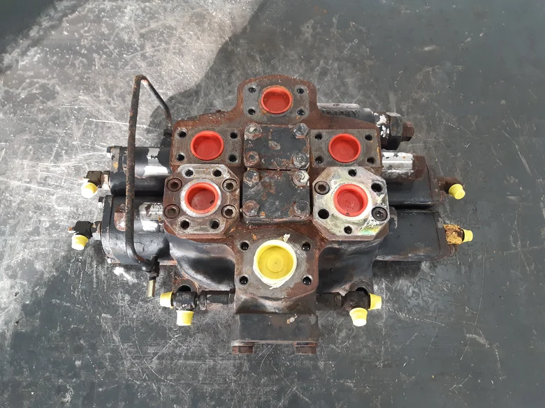 Distribuidor hidráulico para KOMATSU WA500-3H