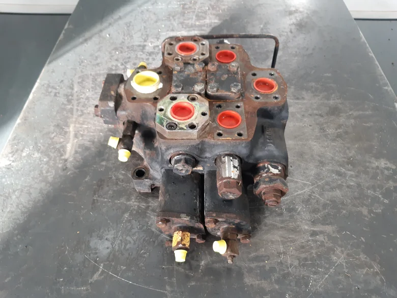 Distribuidor hidráulico para KOMATSU WA500-3H