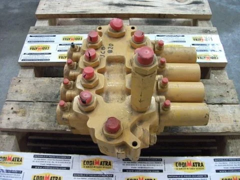 Distributeur hydraulique pour JCB 820