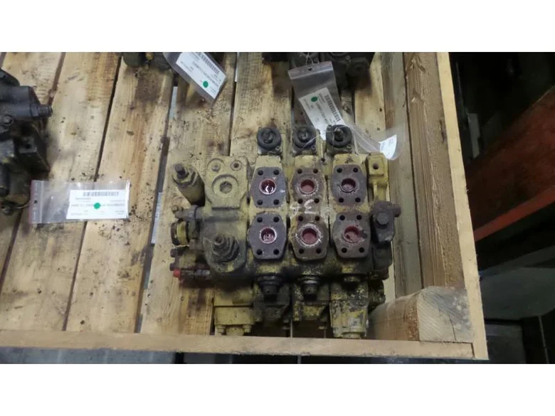 Distributeur hydraulique pour CATERPILLAR 936