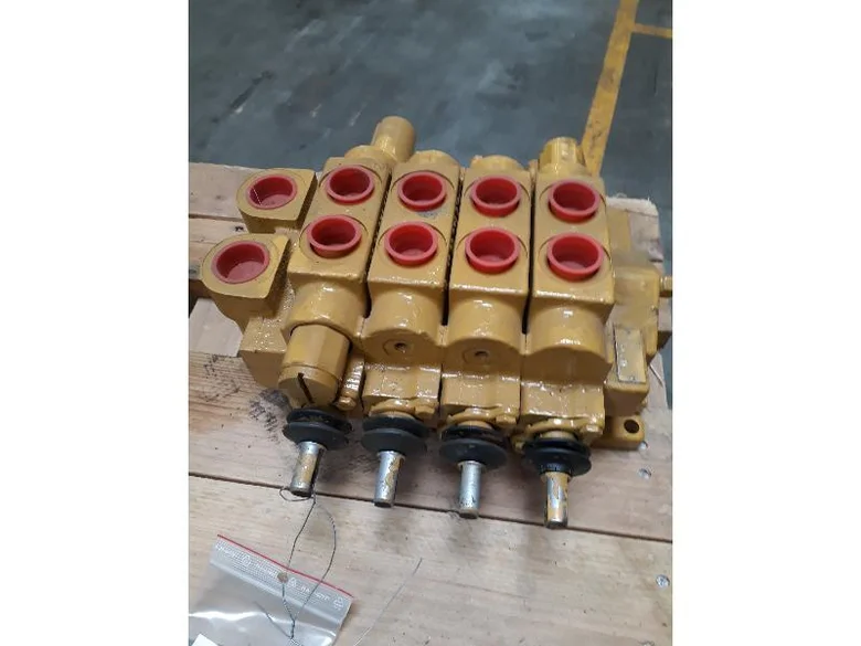 Distributeur hydraulique pour CATERPILLAR D4H