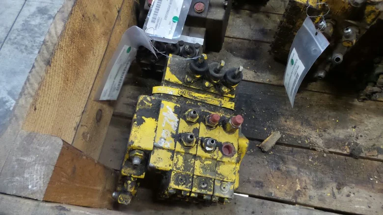 Hydraulic distributor for CATERPILLAR 120G