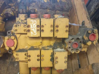 Distributeur hydraulique pour LIEBHERR R972