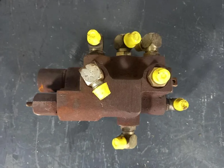 Hydraulic distributor for CASE 580SLE