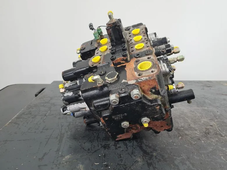 Hydraulic distributor for JCB JZ235LC
